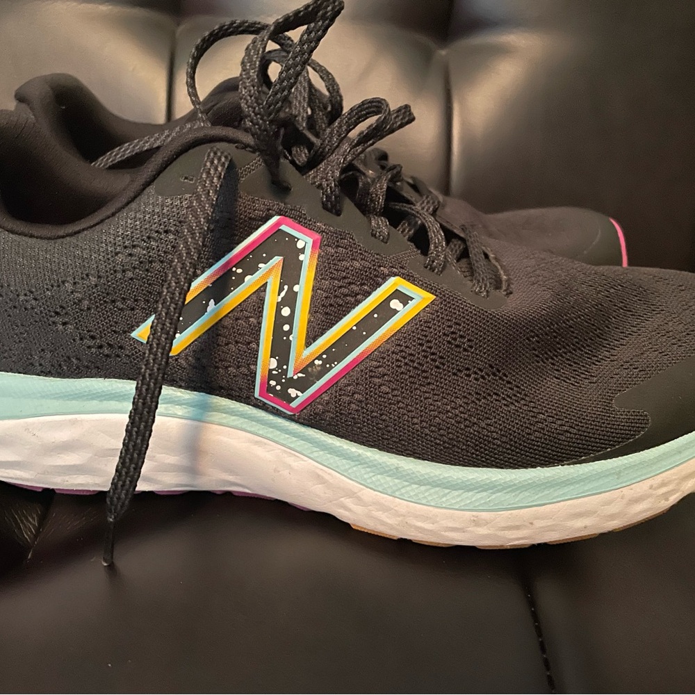 Used- Woman’s New Balance 680 Fresh Foam